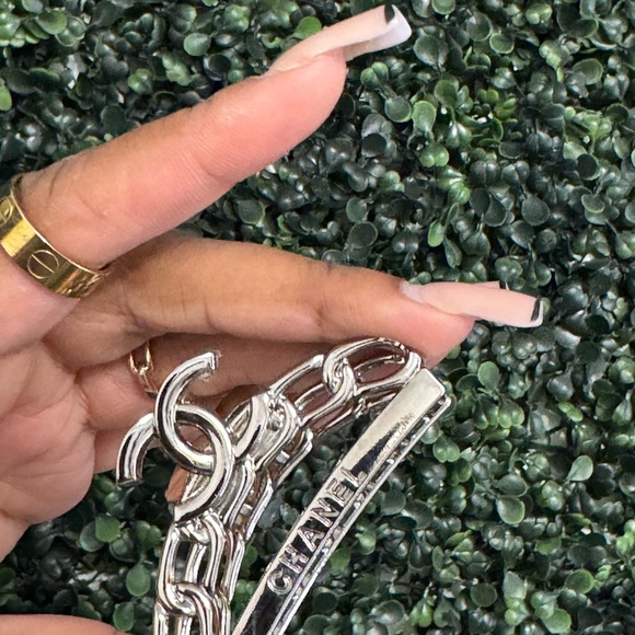 Chanel Silver Hair Clip - Picture 1 of 5
